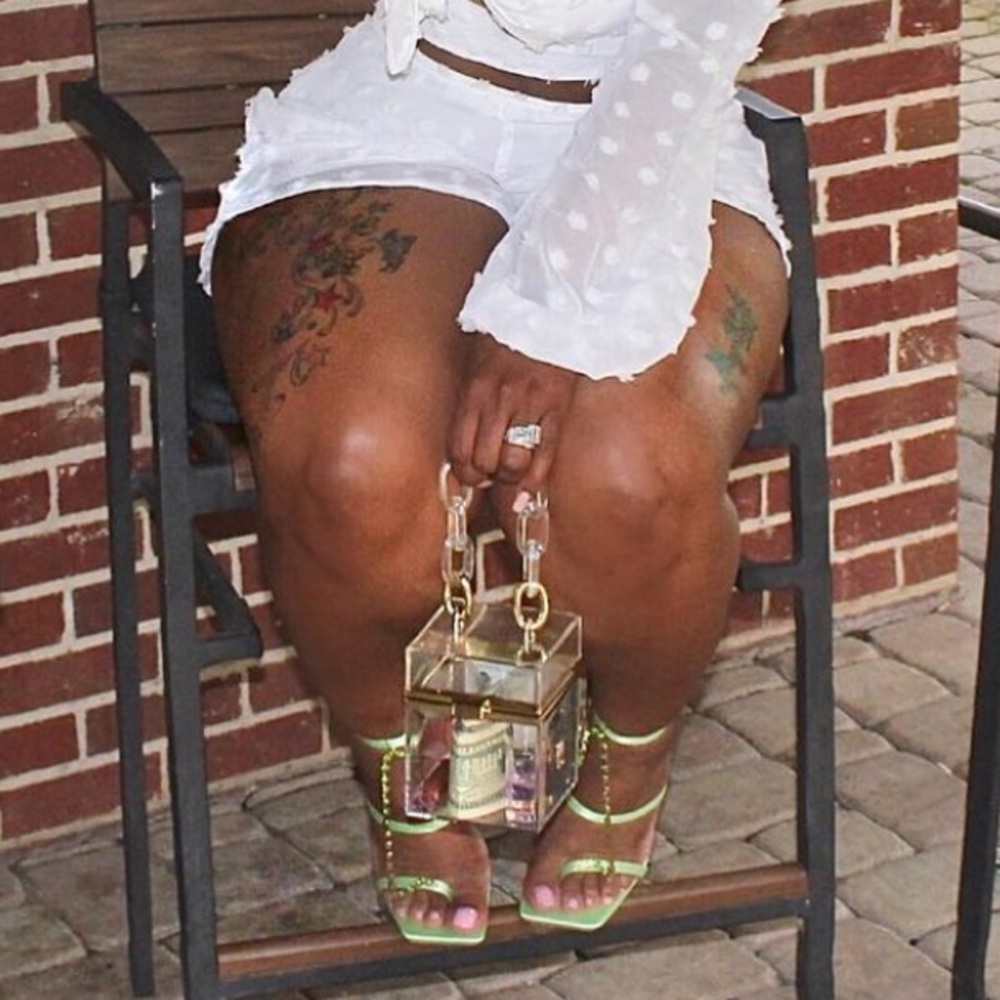 - Heels - Picture 3 of 8